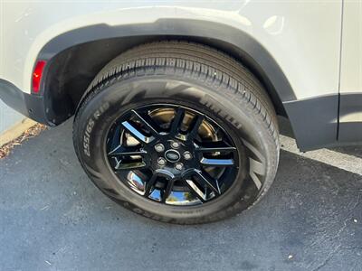 2024 Land Rover Defender 90 P300 S   - Photo 12 - Salt Lake City, UT 84115