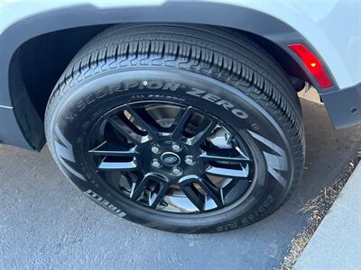 2024 Land Rover Defender 90 P300 S   - Photo 13 - Salt Lake City, UT 84115