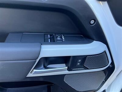 2024 Land Rover Defender 90 P300 S   - Photo 22 - Salt Lake City, UT 84115