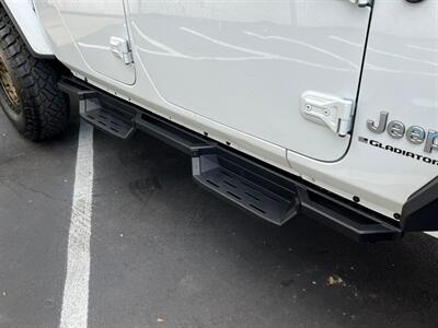 2023 Jeep Gladiator Overland   - Photo 11 - Salt Lake City, UT 84115
