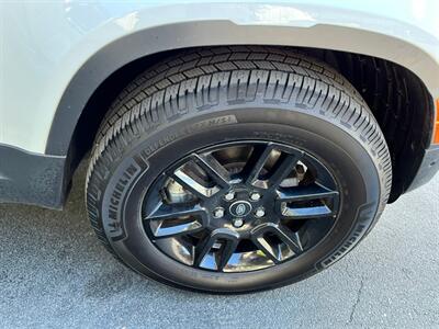 2025 Land Rover Defender 110 P300 S   - Photo 11 - Salt Lake City, UT 84115