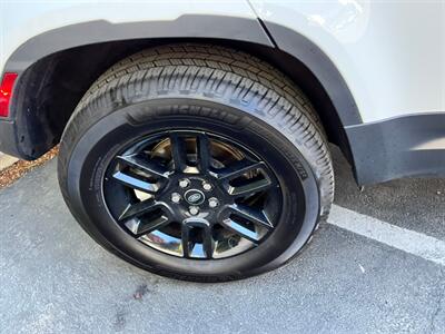 2025 Land Rover Defender 110 P300 S   - Photo 12 - Salt Lake City, UT 84115