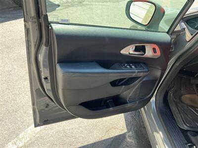 2021 Chrysler Pacifica Limited   - Photo 18 - Salt Lake City, UT 84115