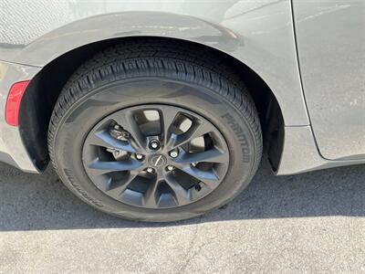 2021 Chrysler Pacifica Limited   - Photo 11 - Salt Lake City, UT 84115