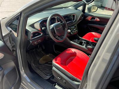 2021 Chrysler Pacifica Limited   - Photo 15 - Salt Lake City, UT 84115
