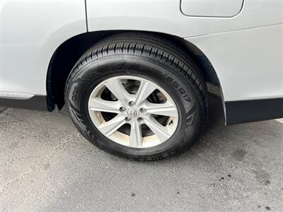 2011 Toyota Highlander   - Photo 12 - Salt Lake City, UT 84115