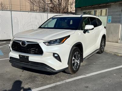 2021 Toyota Highlander XLE   - Photo 3 - Salt Lake City, UT 84115