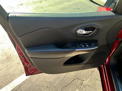 2019 Jeep Cherokee Overland   - Photo 17 - Salt Lake City, UT 84115