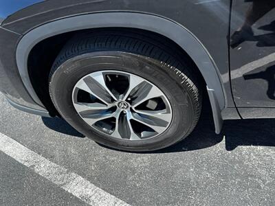 2022 Toyota Highlander XLE   - Photo 14 - Salt Lake City, UT 84115