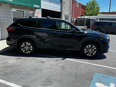 2022 Toyota Highlander XLE   - Photo 8 - Salt Lake City, UT 84115