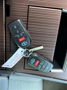 2024 Toyota Sienna LE 8 Passanger   - Photo 12 - Salt Lake City, UT 84115