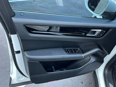 2020 Porsche Cayenne   - Photo 18 - Salt Lake City, UT 84115