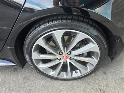 2020 Jaguar XE P300 R-Dynamic S   - Photo 12 - Salt Lake City, UT 84115