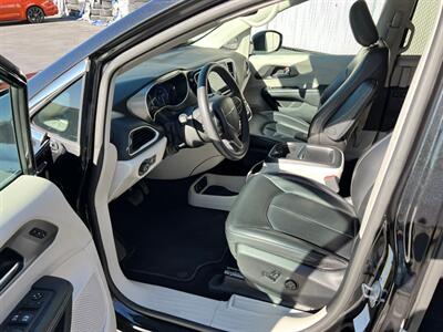 2023 Chrysler Pacifica Touring L   - Photo 15 - Salt Lake City, UT 84115