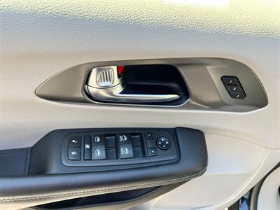 2023 Chrysler Pacifica Touring L   - Photo 26 - Salt Lake City, UT 84115