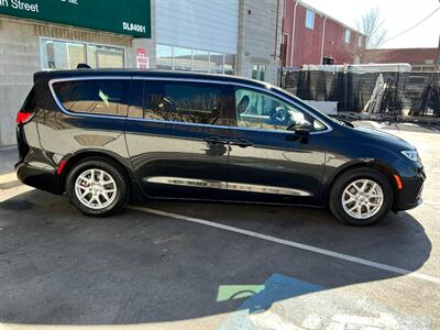 2023 Chrysler Pacifica Touring L   - Photo 8 - Salt Lake City, UT 84115