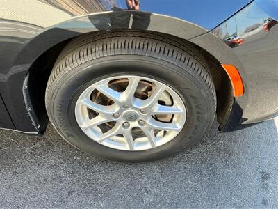 2023 Chrysler Pacifica Touring L   - Photo 10 - Salt Lake City, UT 84115