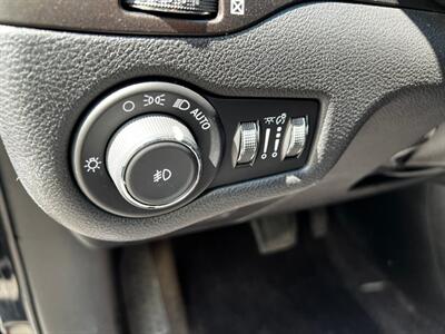 2019 Jeep Cherokee Trailhawk   - Photo 25 - Salt Lake City, UT 84115