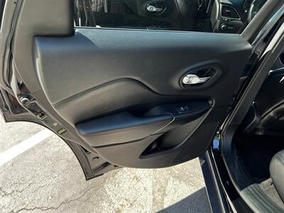 2019 Jeep Cherokee Trailhawk   - Photo 20 - Salt Lake City, UT 84115