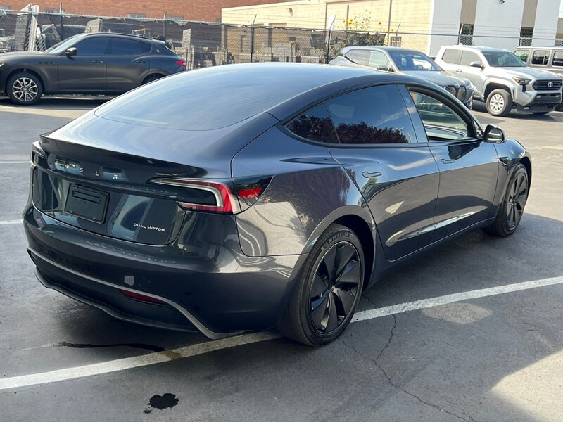 2024 Tesla Model 3 Long Range photo 4
