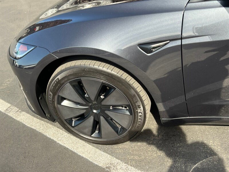 2024 Tesla Model 3 Long Range photo 10