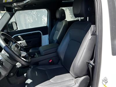 2024 Land Rover Defender 90 P300 S   - Photo 18 - Salt Lake City, UT 84115