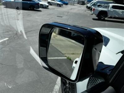 2024 Land Rover Defender 90 P300 S   - Photo 25 - Salt Lake City, UT 84115