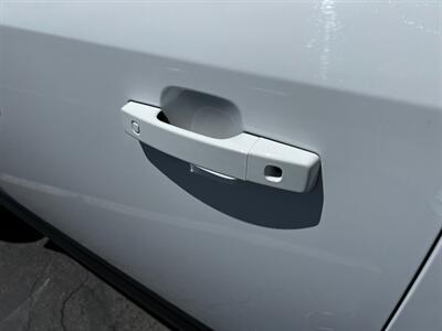 2024 Land Rover Defender 90 P300 S   - Photo 15 - Salt Lake City, UT 84115