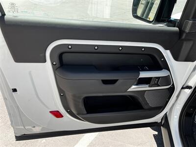 2024 Land Rover Defender 90 P300 S   - Photo 20 - Salt Lake City, UT 84115