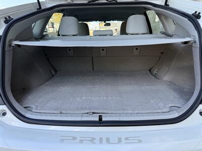 2014 Toyota Prius Three   - Photo 23 - Reseda, CA 91335