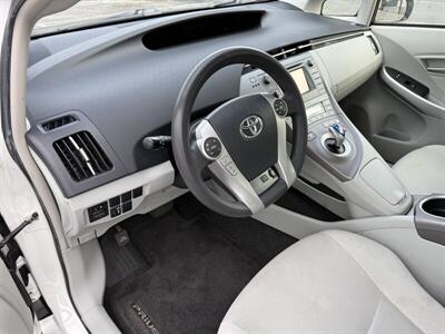 2014 Toyota Prius Three   - Photo 13 - Reseda, CA 91335