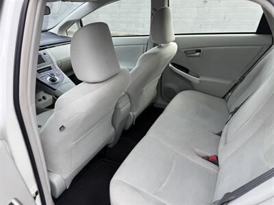 2014 Toyota Prius Three   - Photo 20 - Reseda, CA 91335