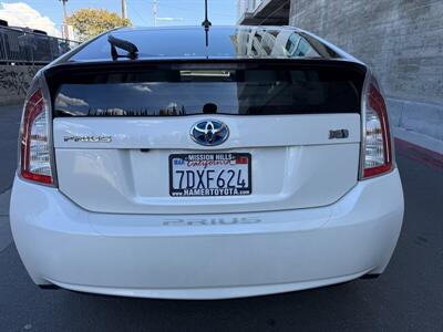 2014 Toyota Prius Three   - Photo 6 - Reseda, CA 91335