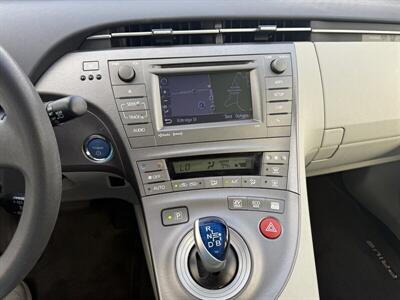 2014 Toyota Prius Three   - Photo 15 - Reseda, CA 91335
