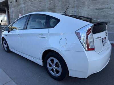 2014 Toyota Prius Three   - Photo 5 - Reseda, CA 91335