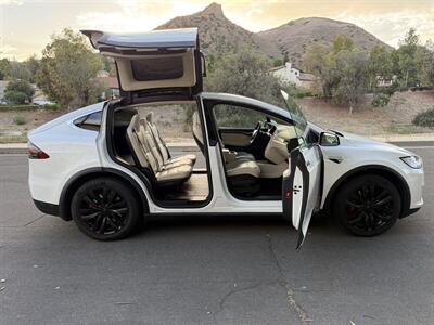 2017 Tesla Model X 100D   - Photo 13 - Reseda, CA 91335