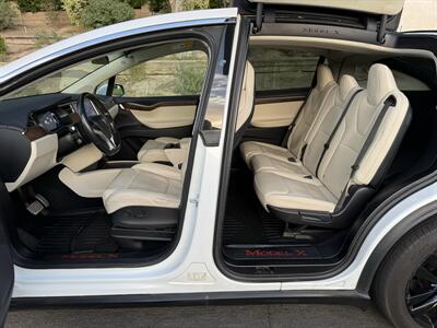 2017 Tesla Model X 100D   - Photo 19 - Reseda, CA 91335