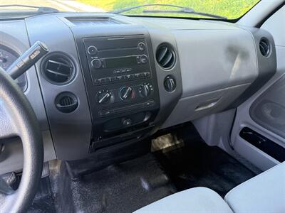 2004 Ford F-150 STX   - Photo 18 - Reseda, CA 91335