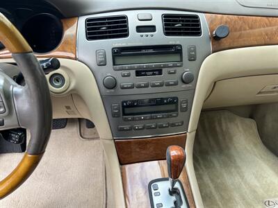 2005 Lexus ES 330   - Photo 17 - Reseda, CA 91335