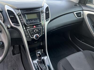 2014 Hyundai Elantra GT   - Photo 17 - Reseda, CA 91335