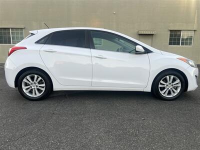 2014 Hyundai Elantra GT   - Photo 8 - Reseda, CA 91335