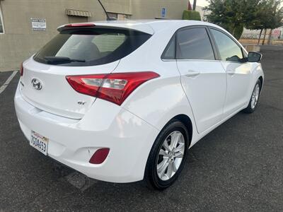 2014 Hyundai Elantra GT   - Photo 7 - Reseda, CA 91335