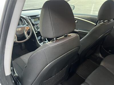 2014 Hyundai Elantra GT   - Photo 18 - Reseda, CA 91335