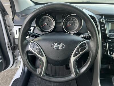 2014 Hyundai Elantra GT   - Photo 15 - Reseda, CA 91335