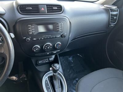 2014 Kia Soul +   - Photo 22 - Reseda, CA 91335