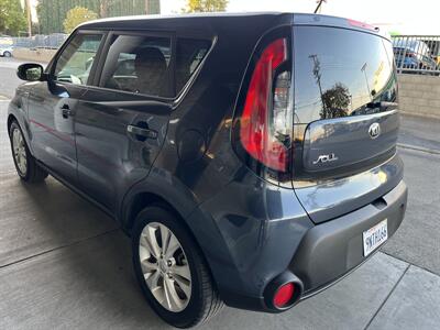 2014 Kia Soul +   - Photo 9 - Reseda, CA 91335