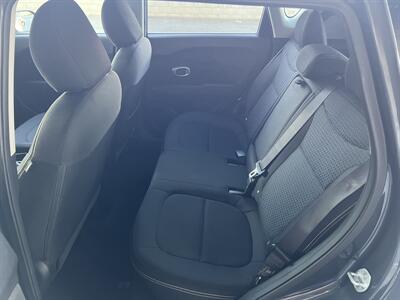 2014 Kia Soul +   - Photo 13 - Reseda, CA 91335