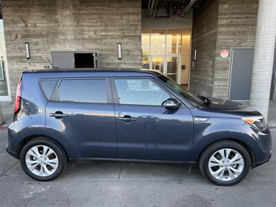 2014 Kia Soul +   - Photo 11 - Reseda, CA 91335