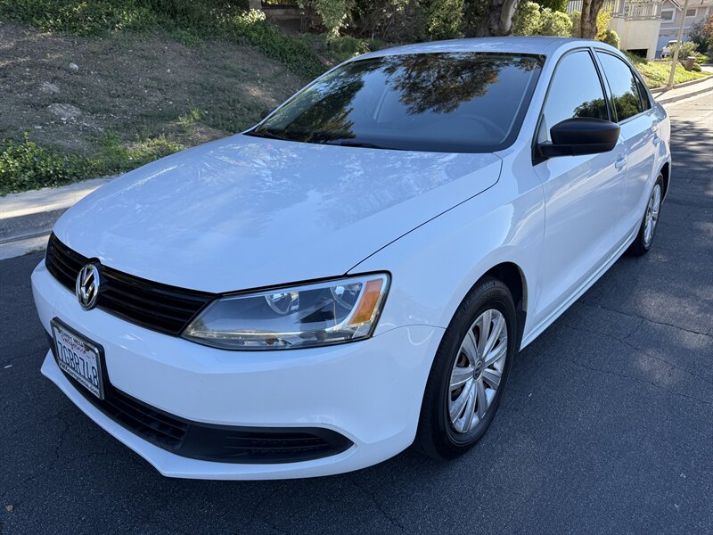 2014 Volkswagen Jetta S photo 2