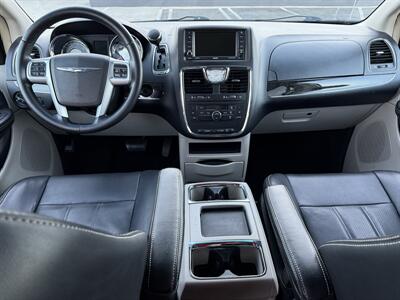 2012 Chrysler Town & Country Touring   - Photo 10 - Reseda, CA 91335